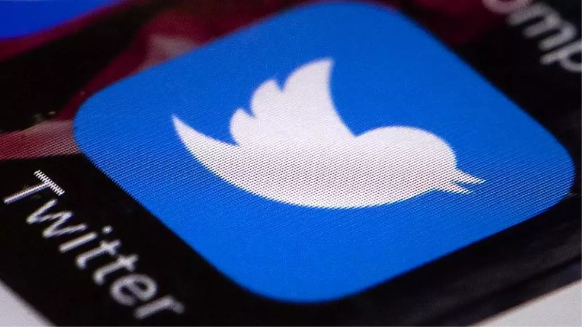 Twitter ve Facebook propaganda yapan 100 bine yakın sahte hesabı kapattı