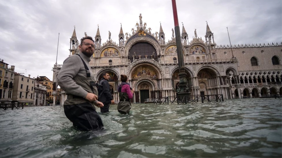 Venedik\'te su baskınları sonrası yılbaşı için otel rezervasyonlarının yarısı iptal edildi