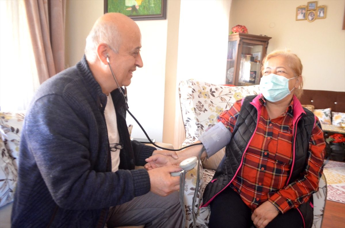 37 yıllık hayat arkadaşına böbreğini verdi