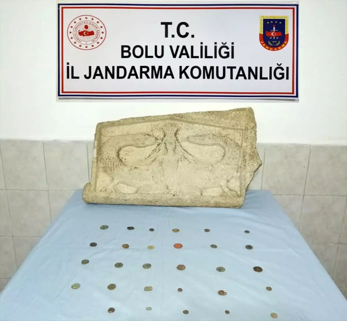 Bolu\'da otomobilde 30 parça tarihi eser bulundu