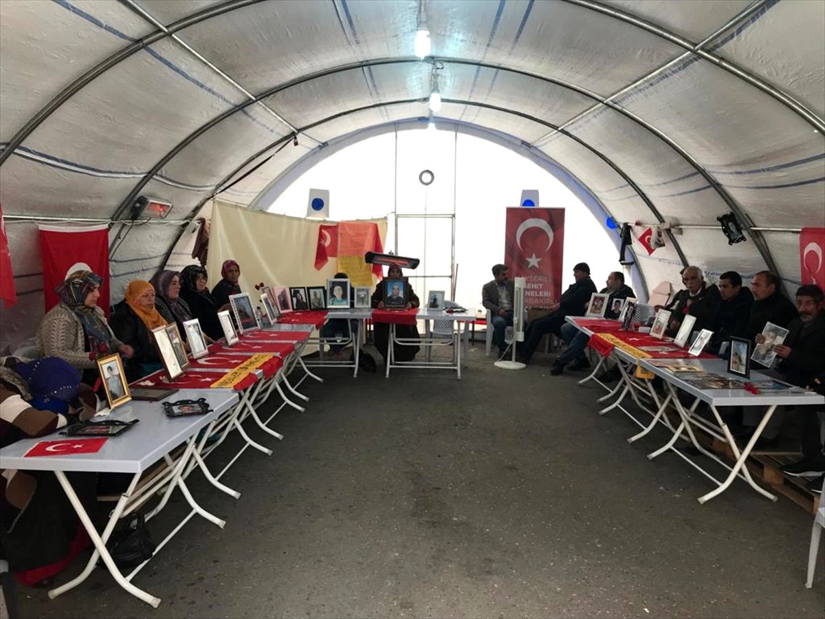 Diyarbakır annelerinin evlat nöbeti 111\'inci gününde