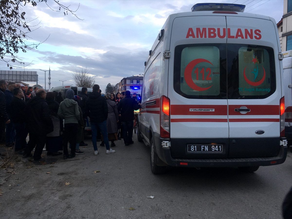 Düzce\'de bıçak ve sopaların kullanıldığı kavgada 6 kişi yaralandı