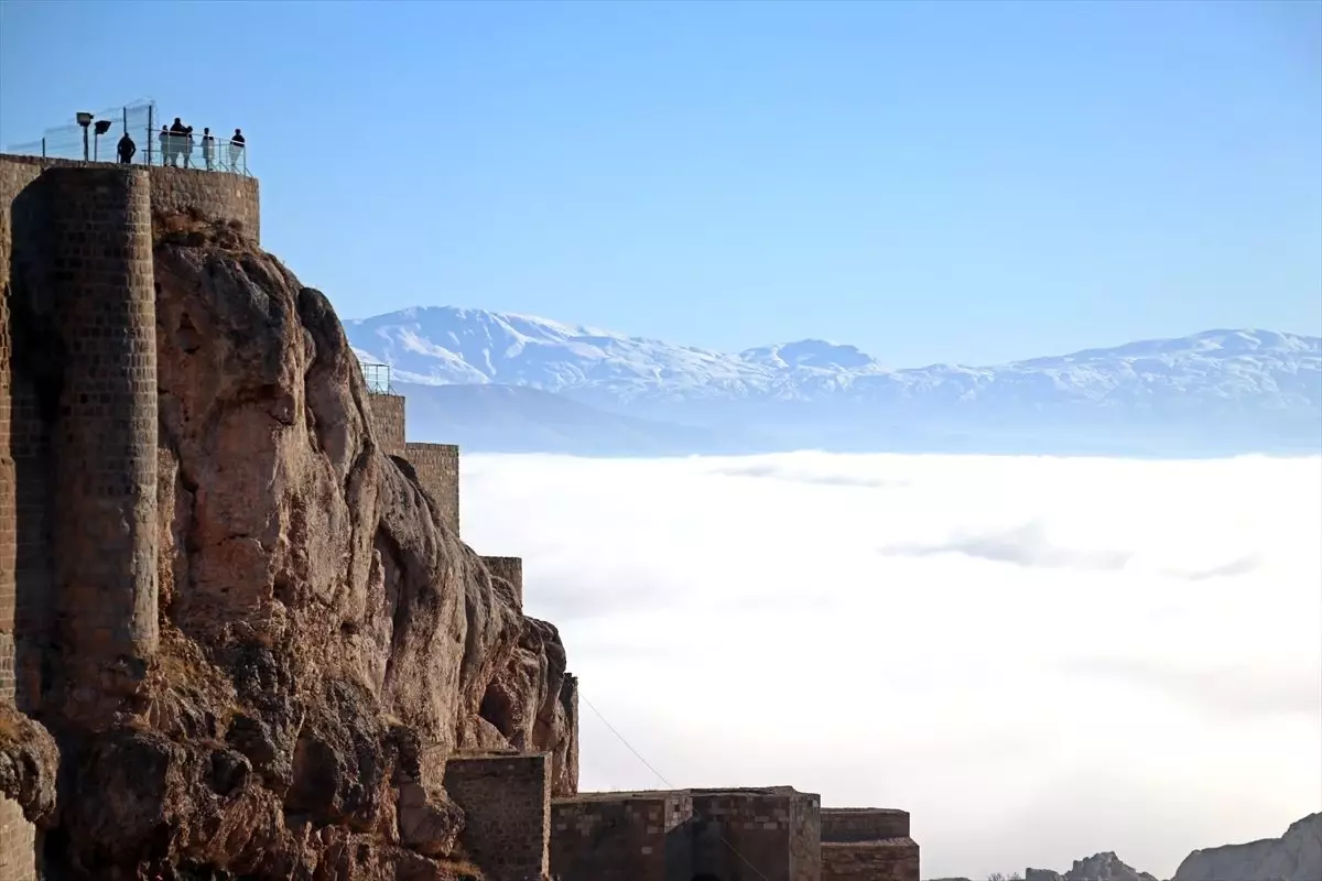 Elazığ\'da sisin oluşturduğu görsel şölene ziyaretçi akını