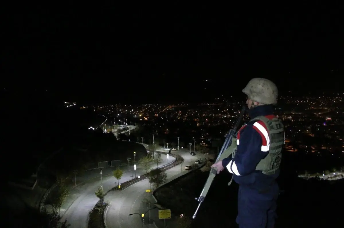 En uzun gecede, vatan nöbeti tamam