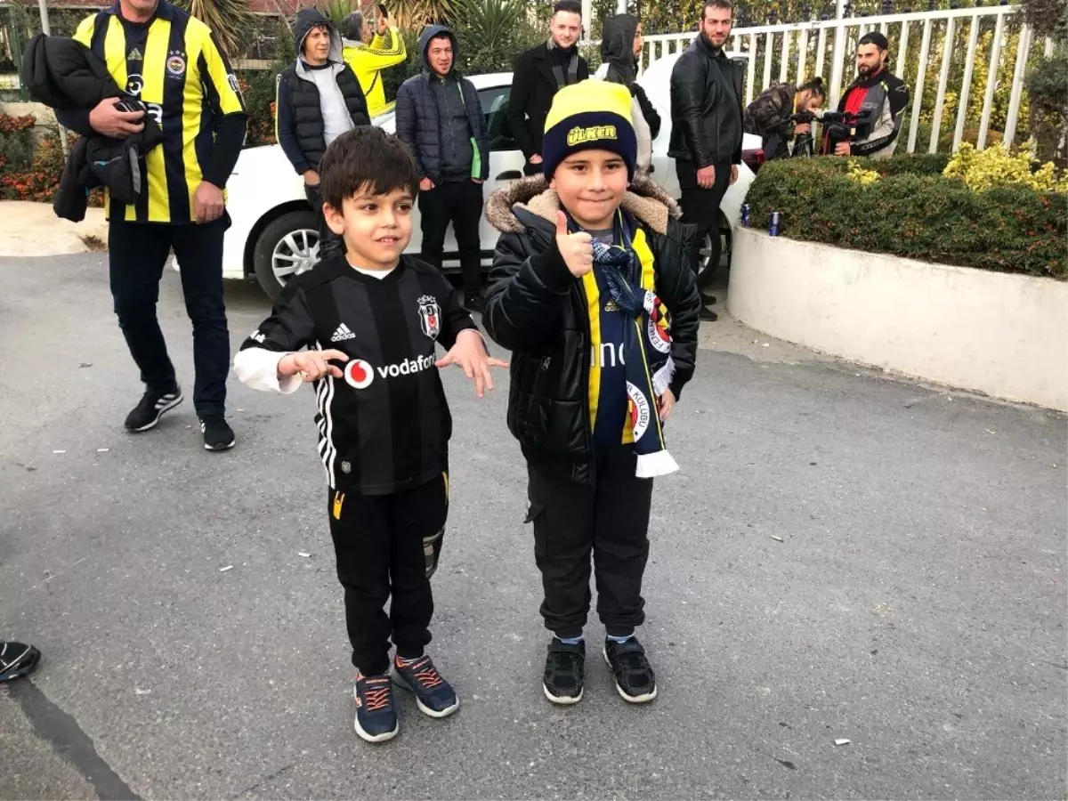 Fenerbahçe taraftarı Samandıra\'da toplandı