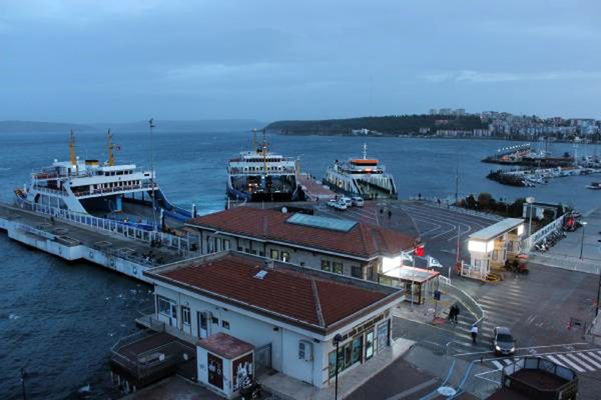 Gökçeada ve Bozcaada\'ya feribot seferleri yapılamıyor