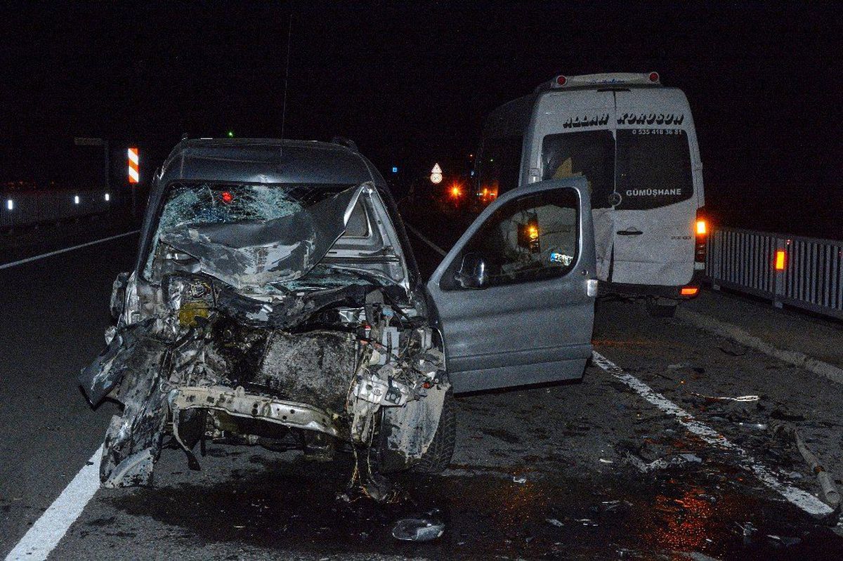 Gümüşhane\'de trafik kazası: 2 yaralı