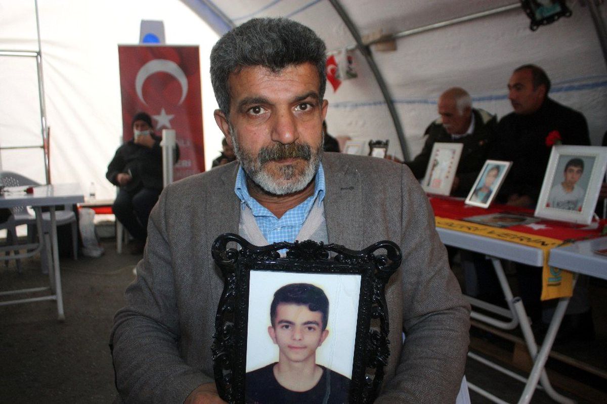 HDP önündeki ailelerin evlat nöbeti 111\'inci gününde