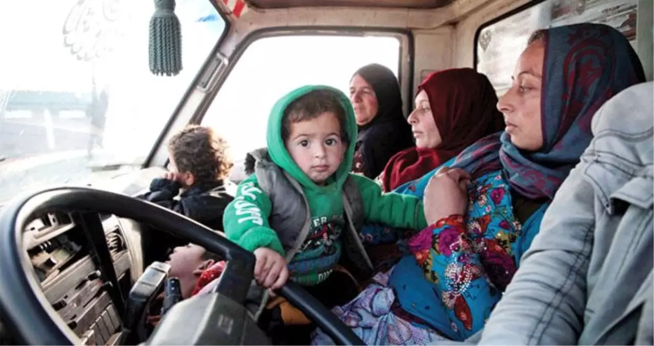 İdlib\'den göç eden 80 bin Suriyeli, Türkiye\'ye alınmayacak