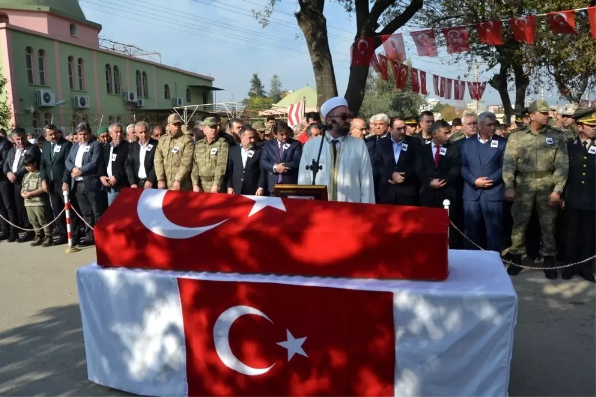 Kozan şehidi son yolculuğuna uğurlandı