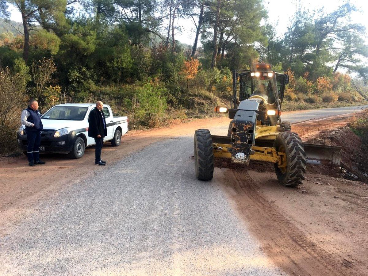 Manisa\'da yol bakım çalışmaları devam ediyor