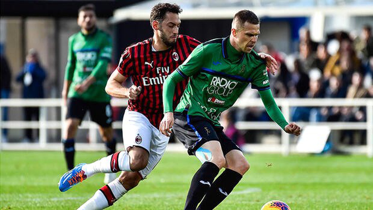 Milan\'a Atalanta deplasmanında 5 gollü şok! Hakan Çalhanoğlu...