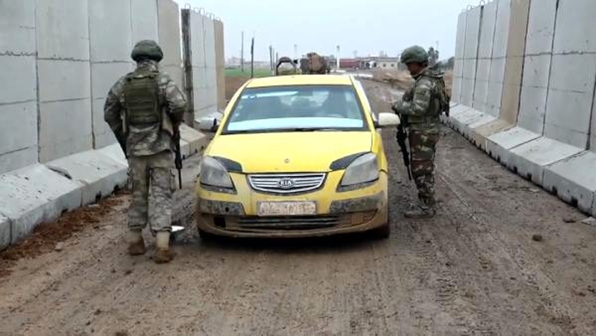 MSB: Tel Abyad\'da yol kontrol noktası inşası tamamlandı