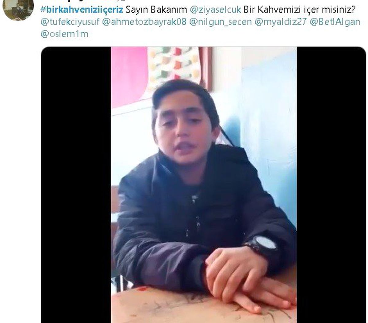 Öğrenciden Bakan Selçuk\'a şarkılı davet