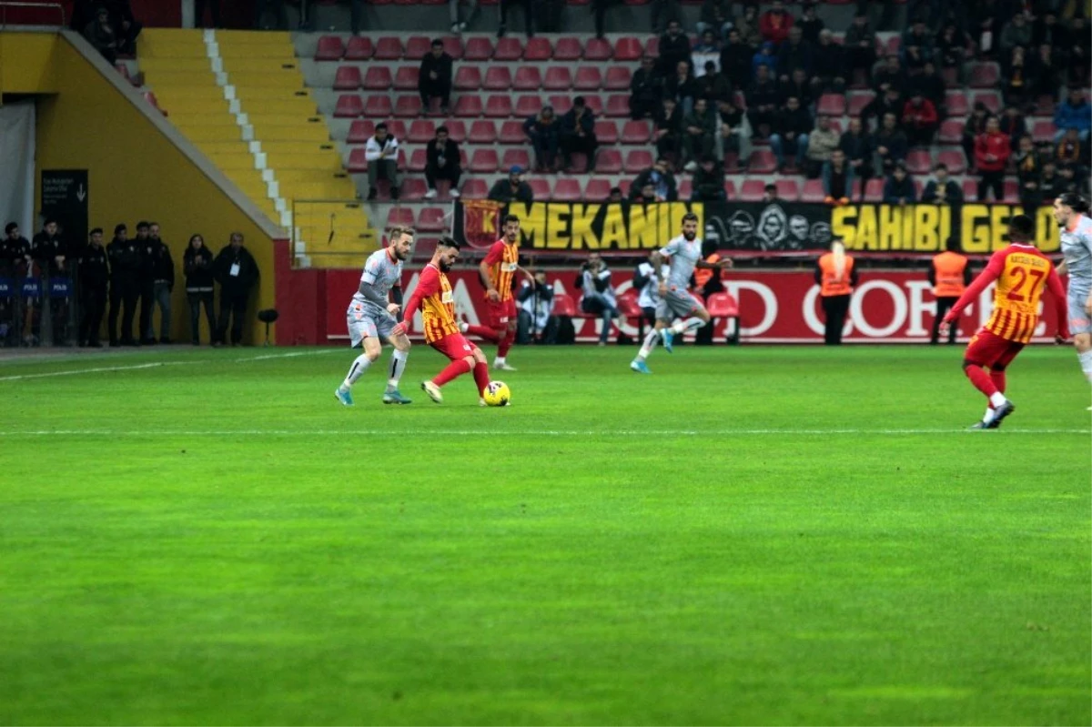 Süper Lig: İM Kayserispor: 1 - Medipol Başakşehir: 4 (Maç sonucu)