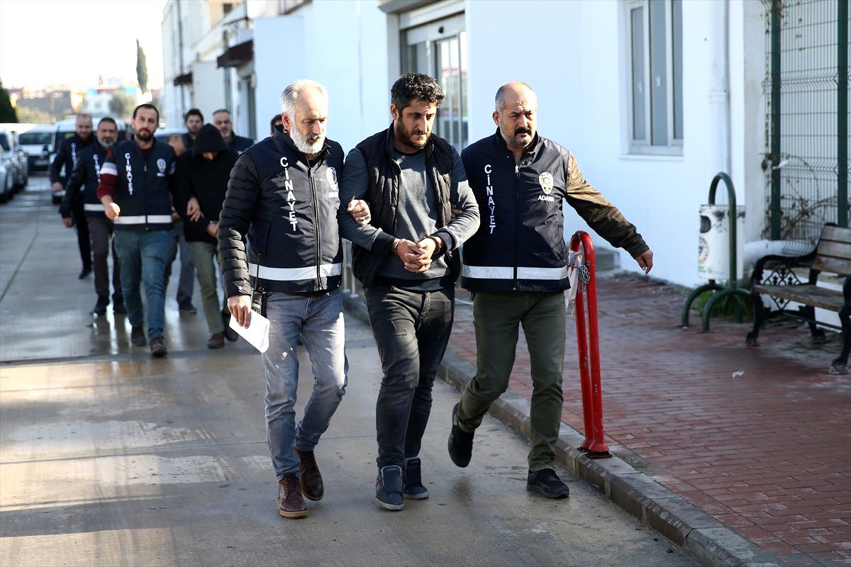 Adana\'da battaniyeye sarılı ceset bulunmasıyla ilgili iki şüpheli tutuklandı