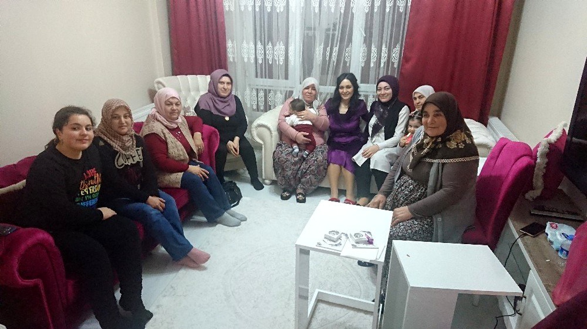AK Partili kadınlardan hoş geldin bebek ziyareti