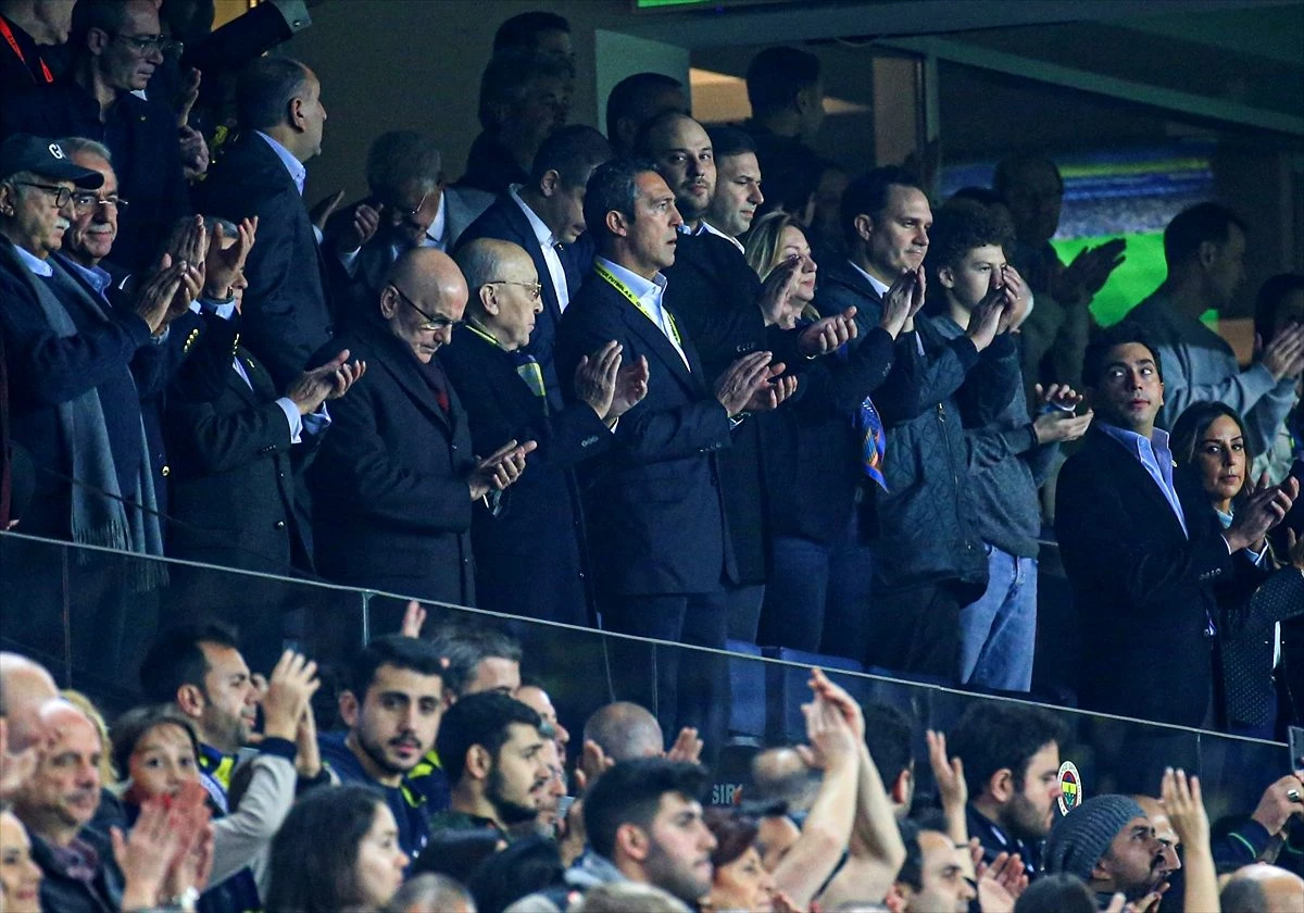 Ali Koç\'tan Fenerbahçe taraftarına sürpriz eleştiri: Mahcup olduk