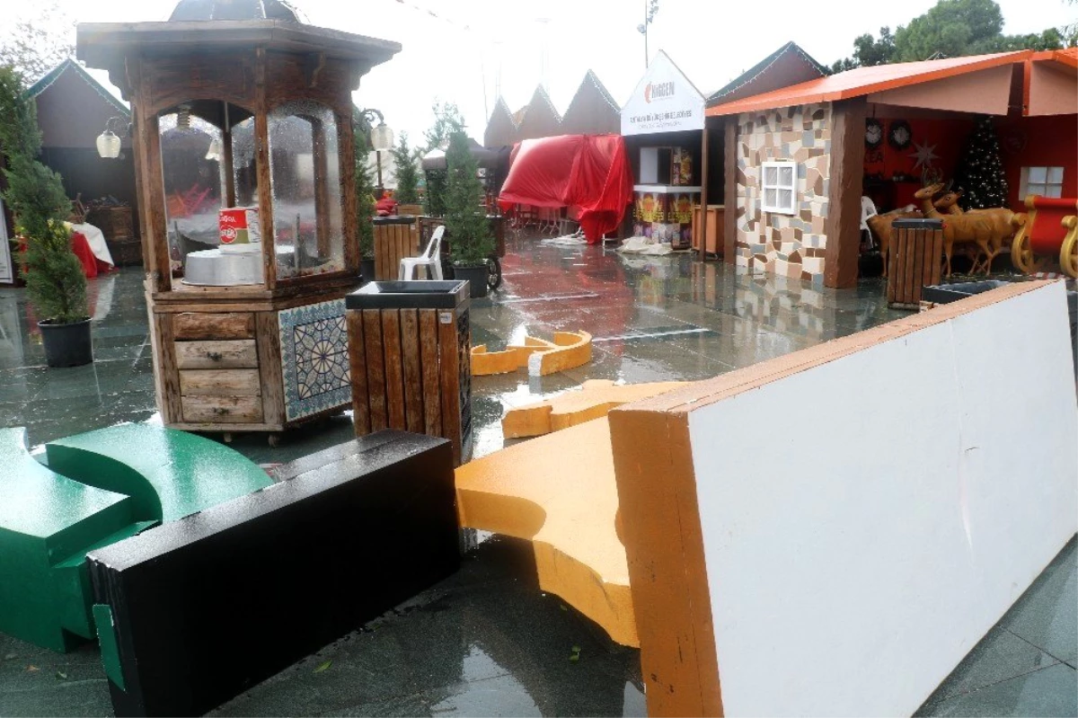 Antalya\'da fırtına yılbaşı festival alanını vurdu