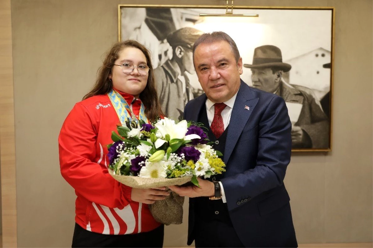 Avrupa Şampiyonu Aleyna\'dan Başkan Böcek ve Esen\'e ziyaret