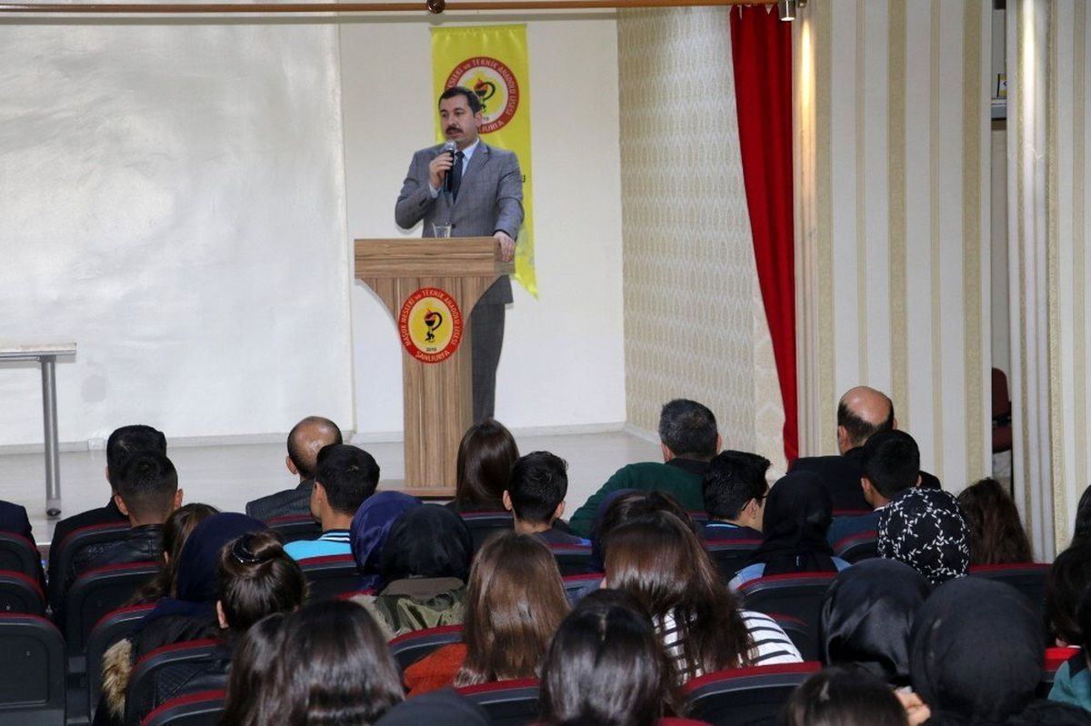 Başkan Baydilli öğrencilerle tecrübelerini paylaştı