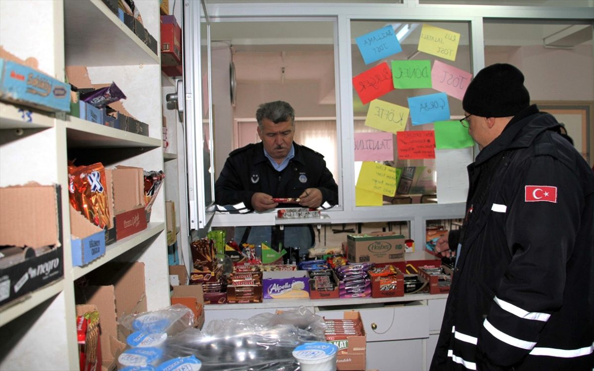 Beypazarı\'nda okul kantinlerine zabıta ekiplerinden sıkı denetim