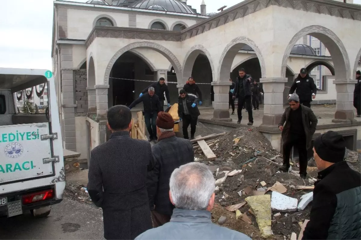 Cami inşaatında cansız bedeni bulunan şahsın, kesin ölümü otopsi sonrası belirlenecek