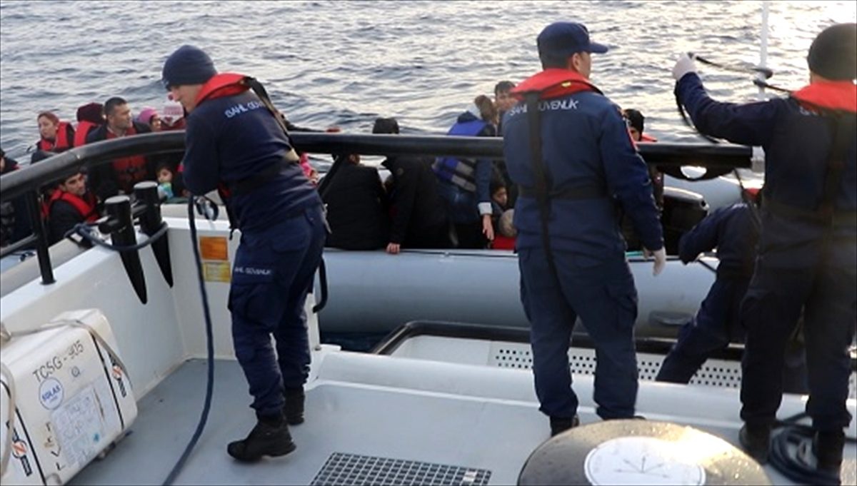 Çanakkale\'de 50 düzensiz göçmen yakalandı