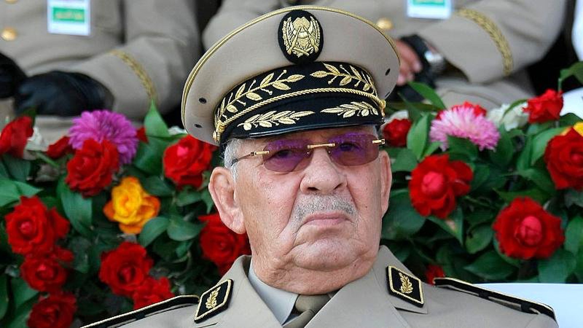 Cezayir Genelkurmay Başkanı Ahmed Kayid Salih hayatını kaybetti