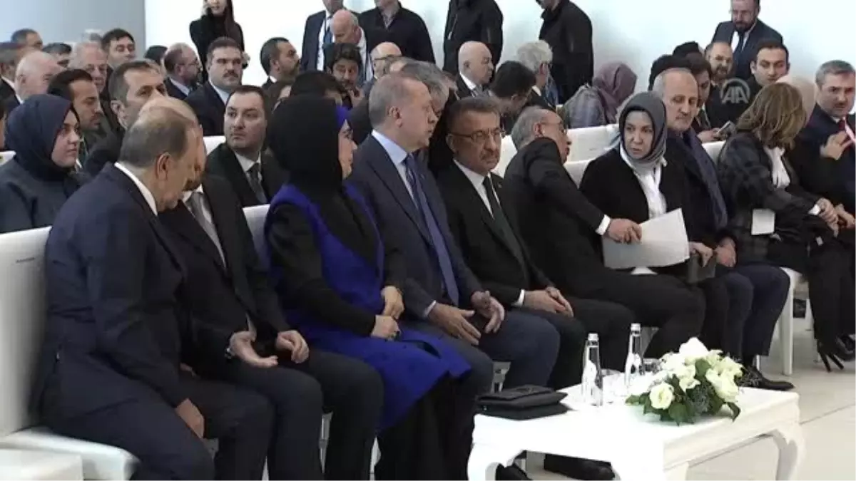 Cumhurbaşkanı Erdoğan: "Tarih bugün bize geçmişimizi kucaklama yanında geleceğimizi kurma fırsatı...