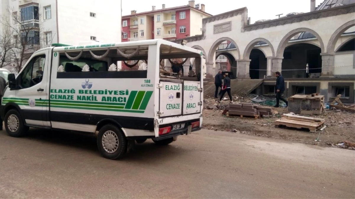 Elazığ\'da cami inşaatında ceset bulundu