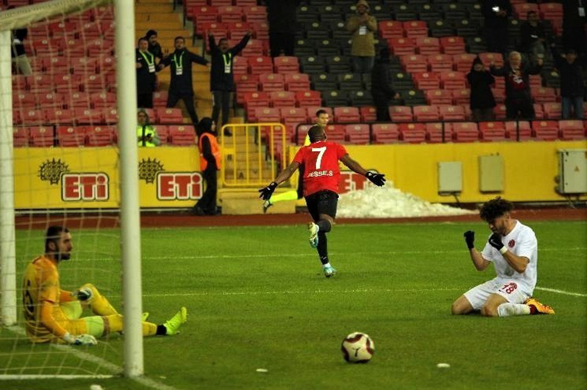 Eskişehirspor\'da Jesse gelişmesi