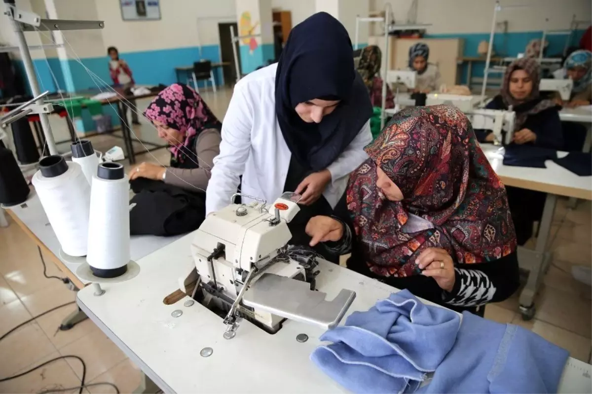 Haliliye\'de kadınlar ücretsiz kursta meslek ediniyor