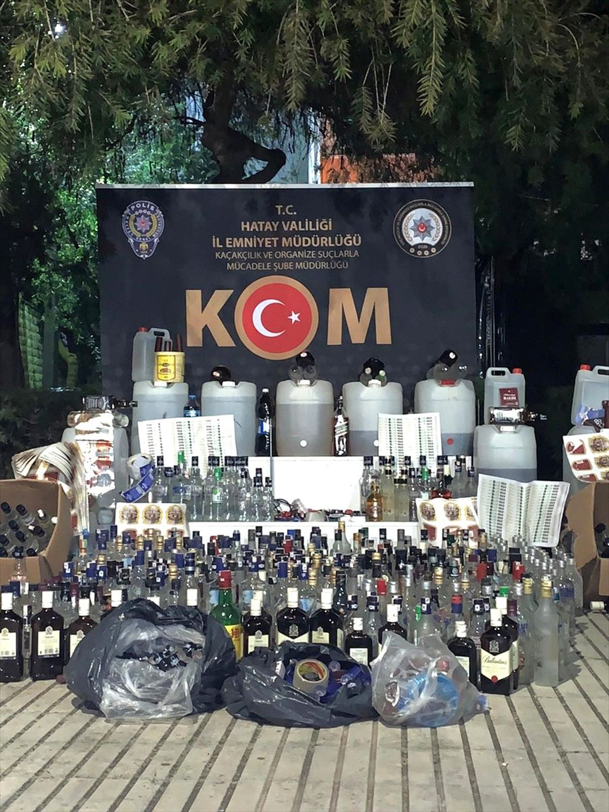 Hatay\'da 427 şişe kaçak içki ele geçirildi