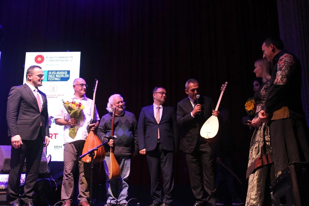 "İstanbul 2. Uluslararası Halk Müzikleri Festivali" başladı