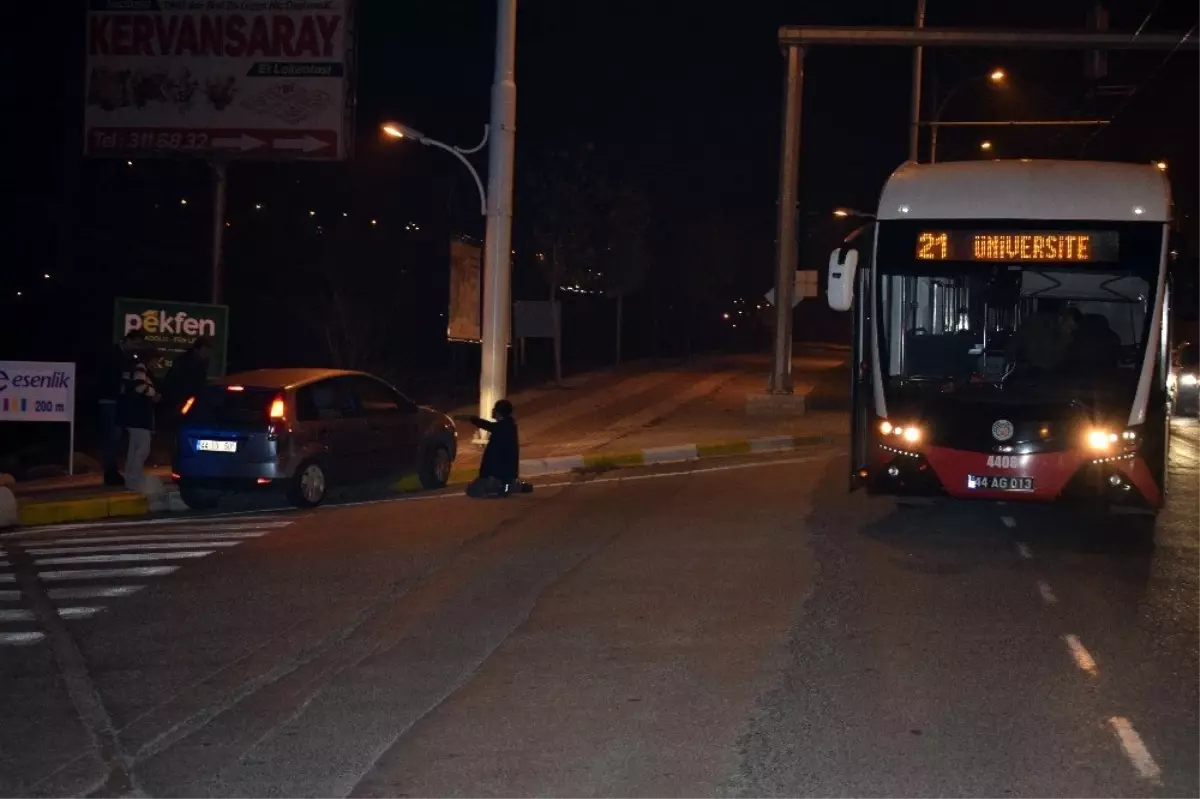 Malatya\'da trambüs ile otomobil çarpıştı: 2 yaralı