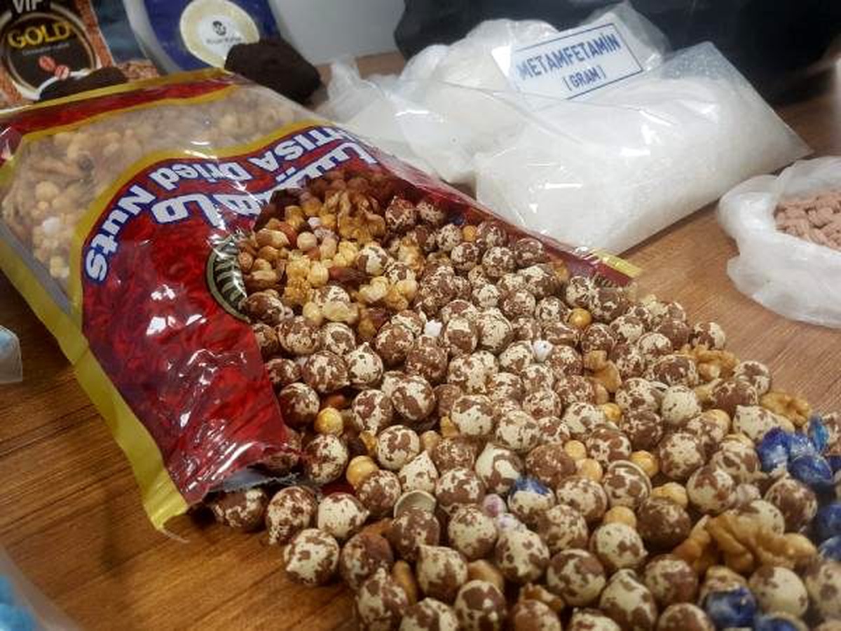 Meyve suyu kutuları ve leblebi paketlerinden uyuşturucu çıktı