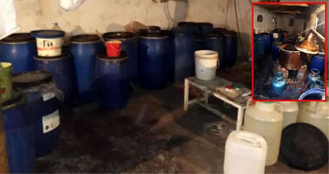 Muhtar, evini içki imalathanesine çevirdi, 500 litre içki ele geçirildi