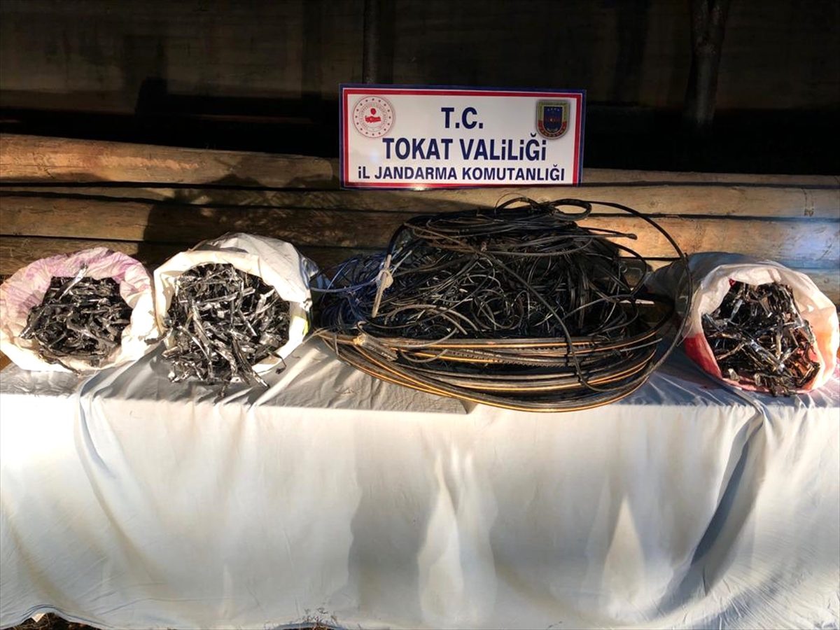 Tokat\'ta telefon kablosu çalan 4 kişi yakalandı