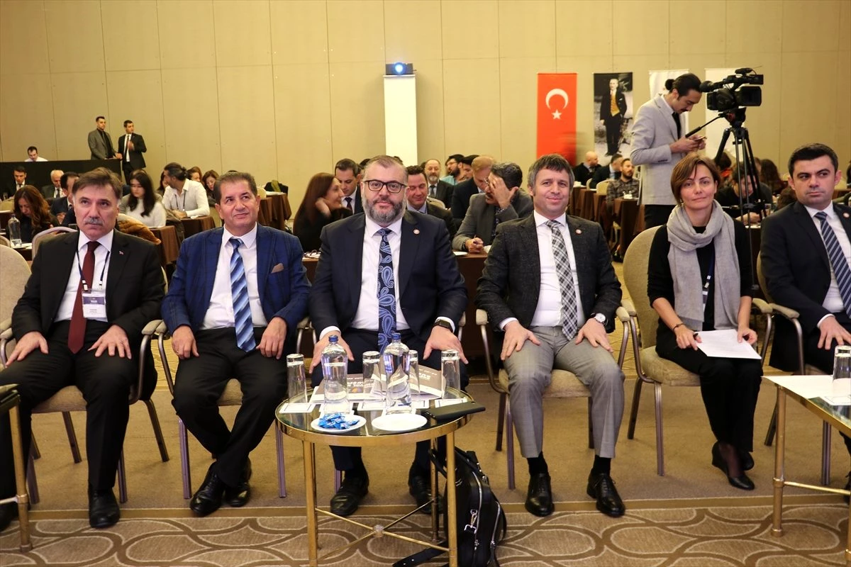 "Uluslararası Akademisyenler Sosyal Uyum Buluşması" etkinliği İzmir\'de yapıldı
