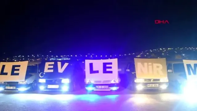 Modifiyeli Arac Tutkunundan Surpriz Evlilik Teklifi Son Dakika