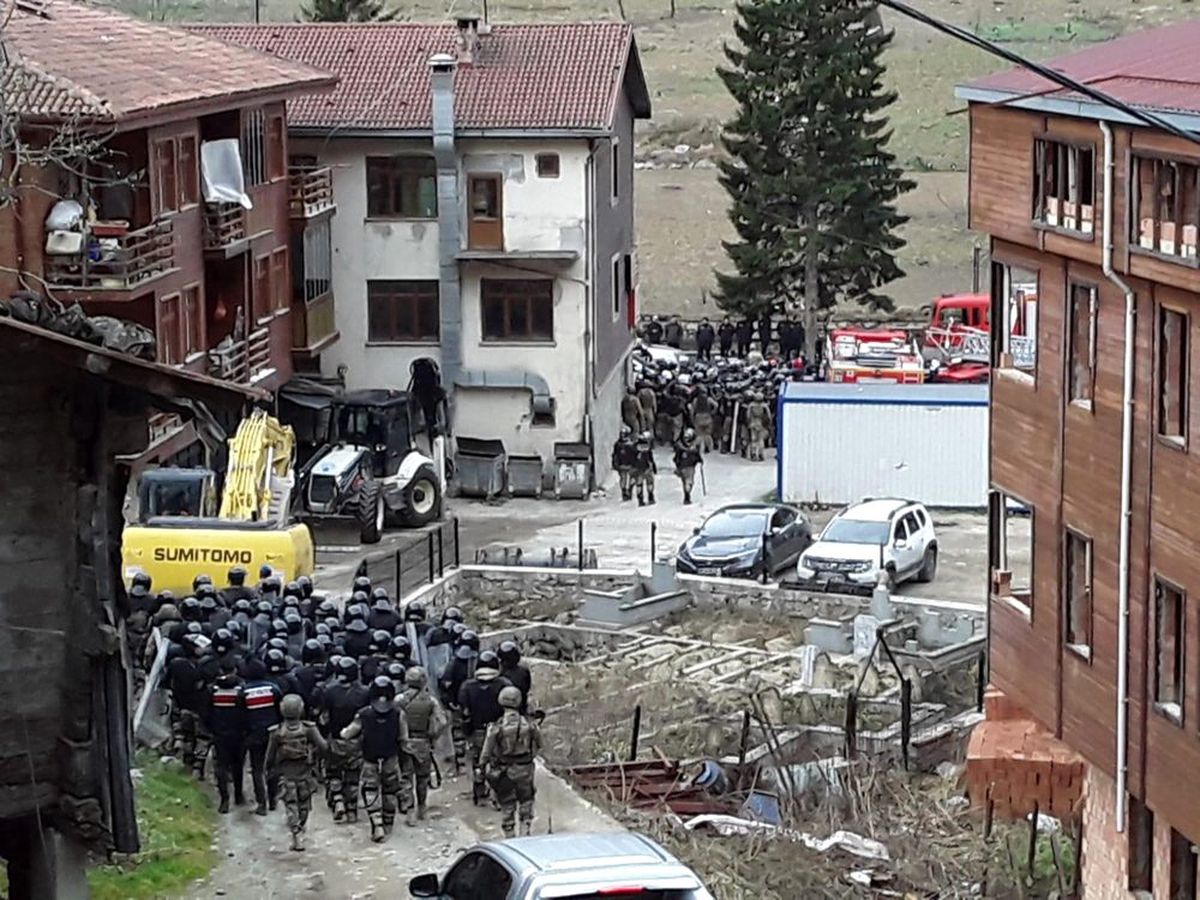 Uzungöl\'de yıkımlar başladı