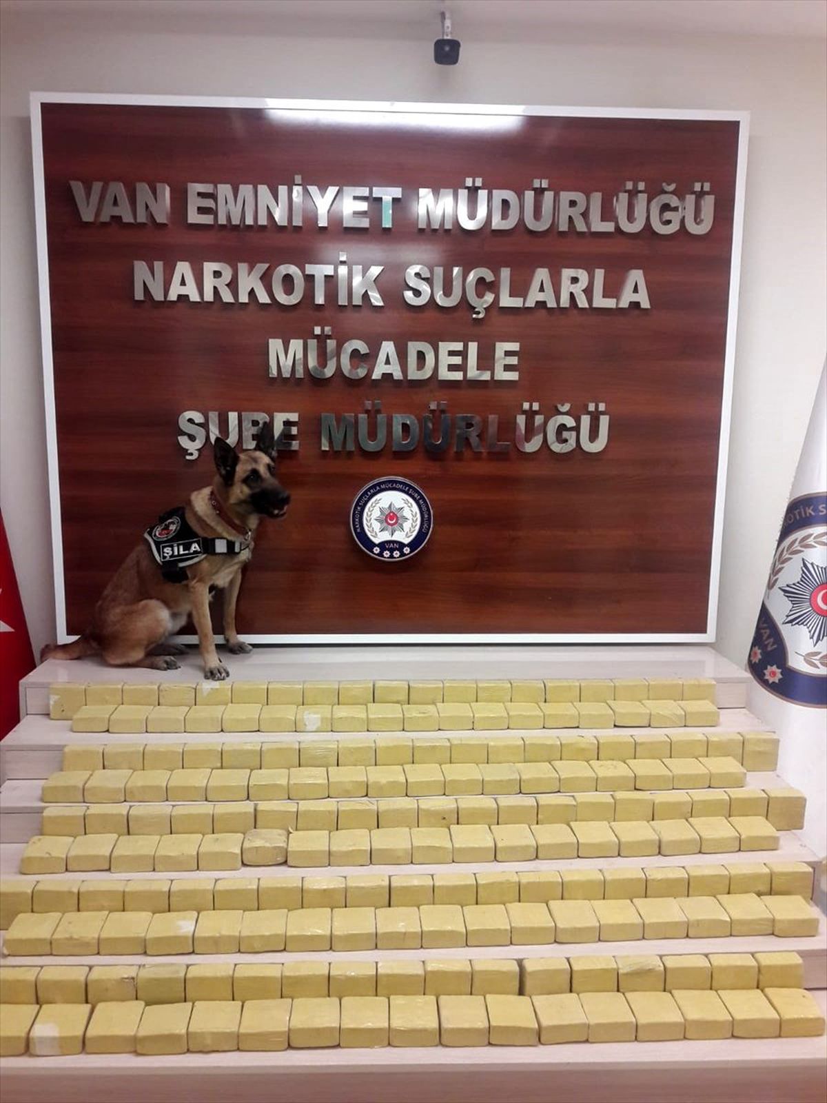 Van\'da yolcu otobüsünde 91 kilo 915 gram eroin ele geçirildi