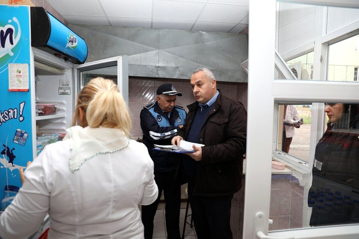 Zabıta ekipleri çocukların sağlığı için denetimde