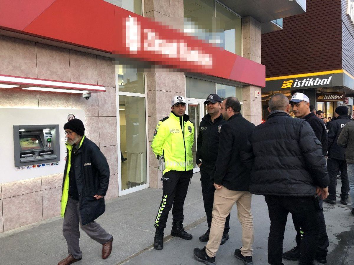 Avcılar\'da banka şubesinde soygun girişimi