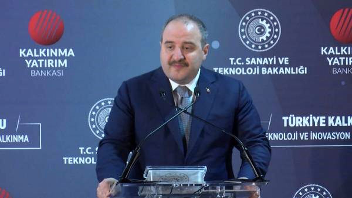 Bakan Varank: Sermayem yok diyen gençlerimizin yanında olmaya devam edeceğim