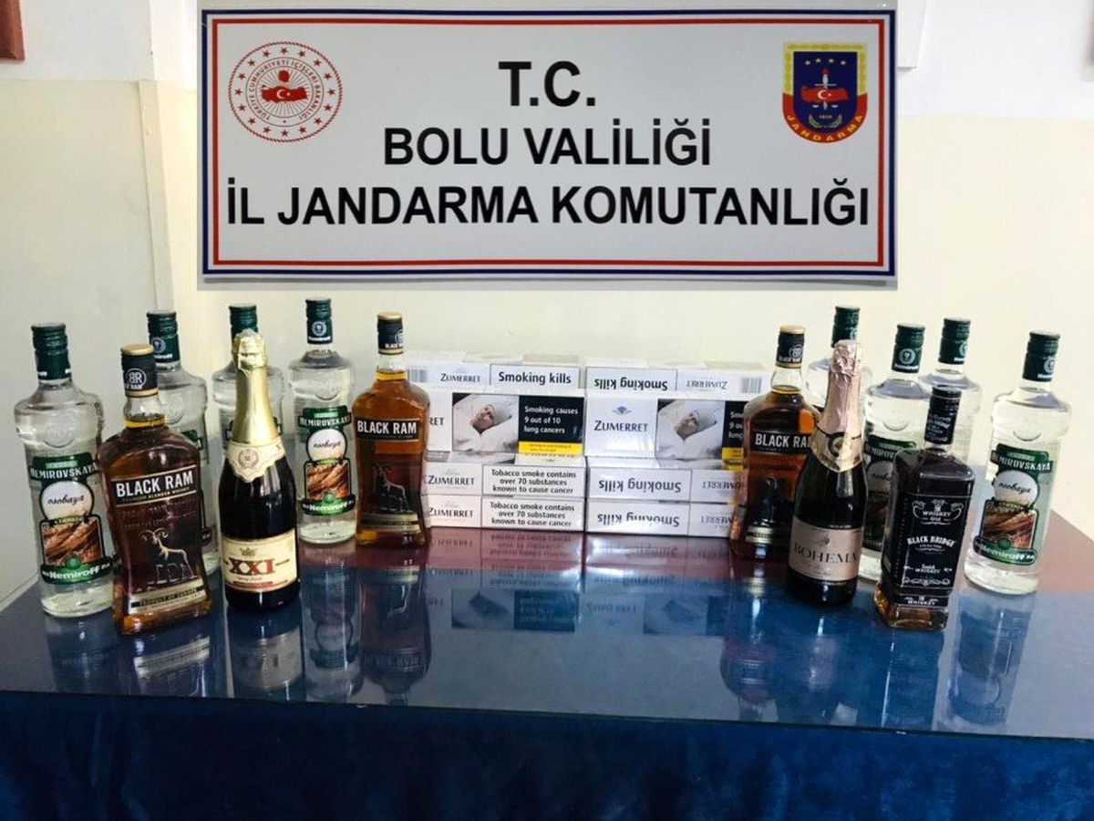 Bolu\'da, kaçak içki ve sigara operasyonu: 2 gözaltı