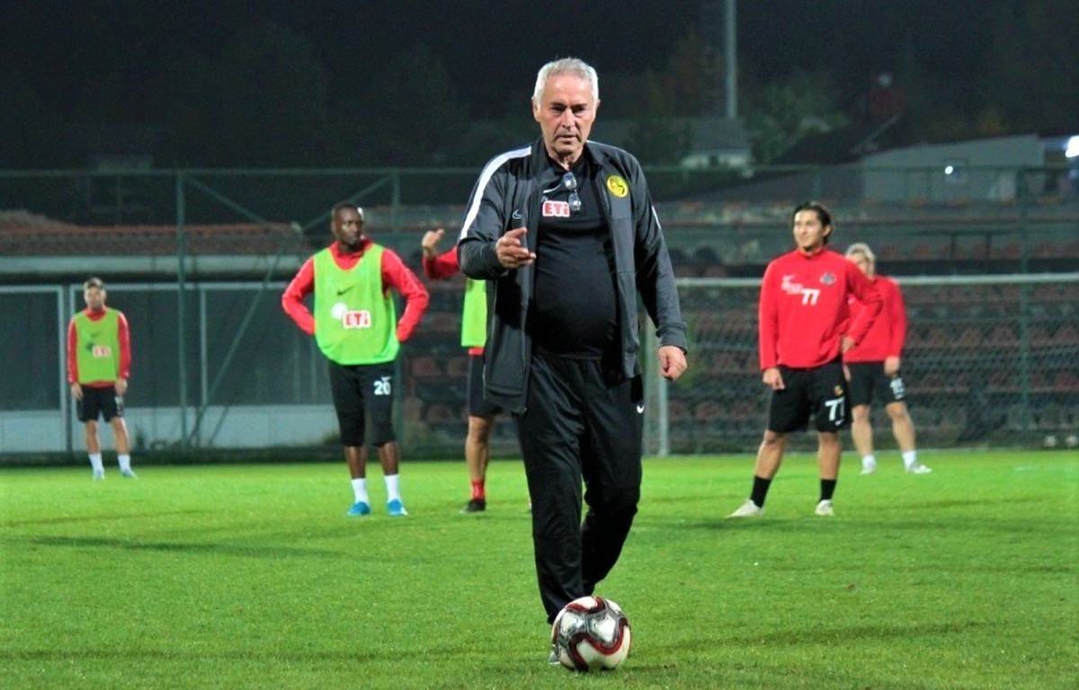 Eskişehirspor\'da Coşkun Demirbakan dönemi sona erdi