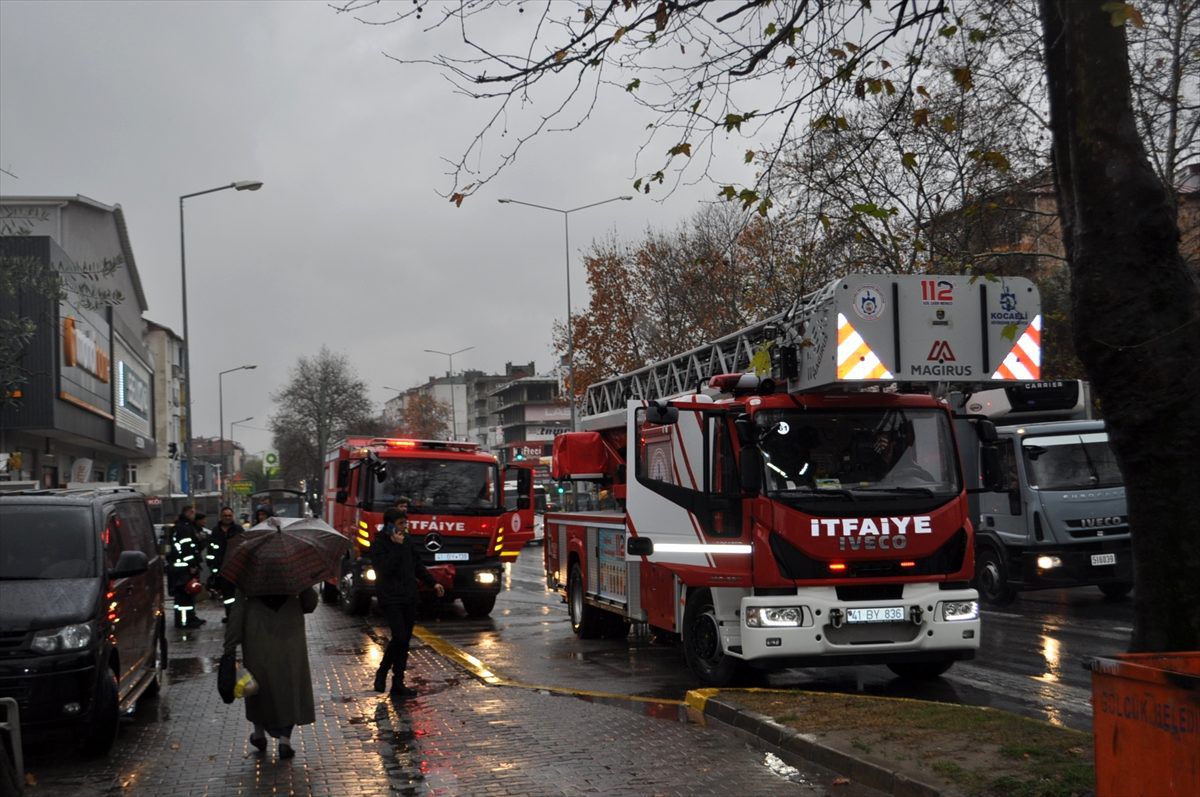 Gölcük\'te ev yangını