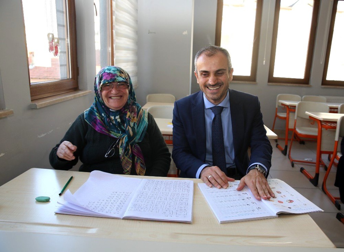 Halk eğitim kurslarında 74 kişi okuma-yazma öğrendi